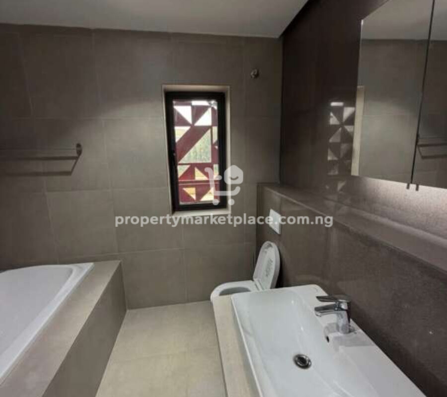 Superbly finished 5 bedroom detached duplex with Bq