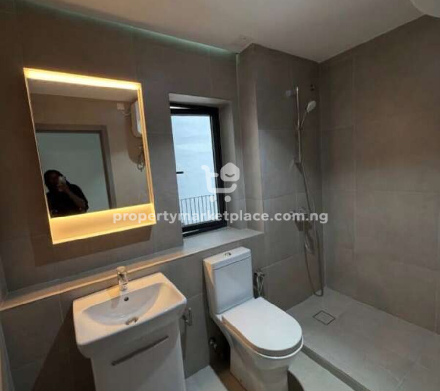 Superbly finished 5 bedroom detached duplex with Bq