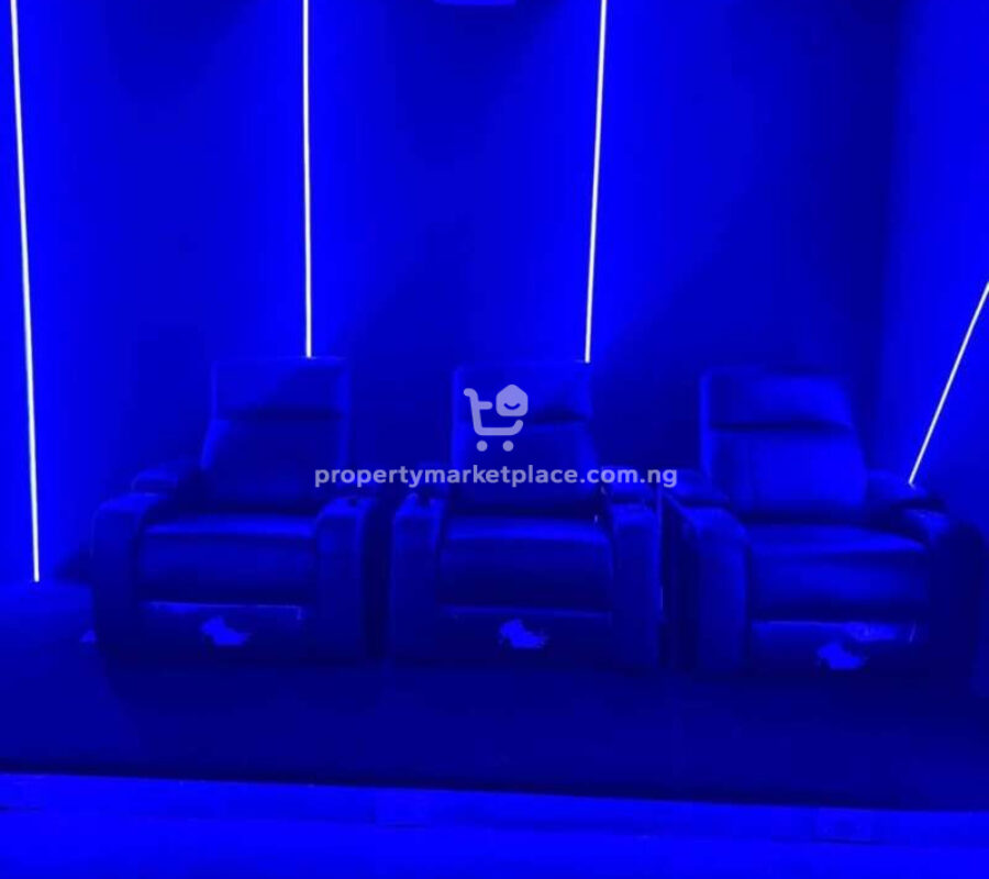 Luxury 5 bedroom detached duplex with swimming pool