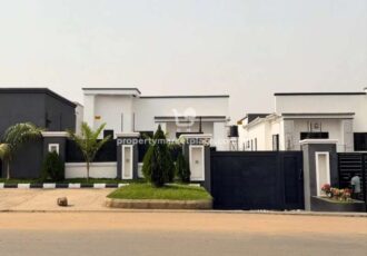Luxury 5 bedroom detached duplex with 2 rooms Bq & swimming pool