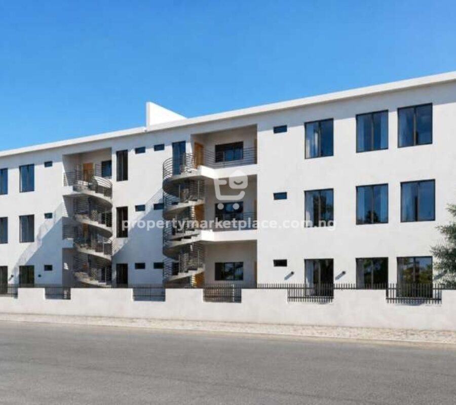 Estate land: 1000sqm plot to build block of flats